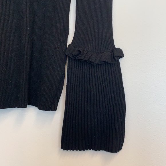 Black ribbed turtleneck with ruffled bell sleeves - Picture 3 of 4
